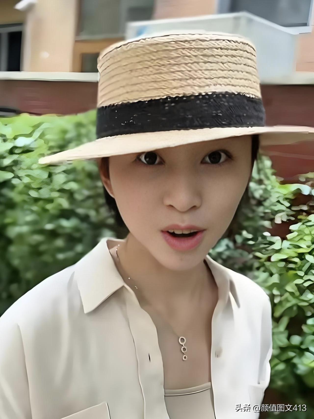 欧阳夏丹，央视金牌主播，以端庄大气的台风与温暖知性的笑容点亮荧屏。从《新闻联播》