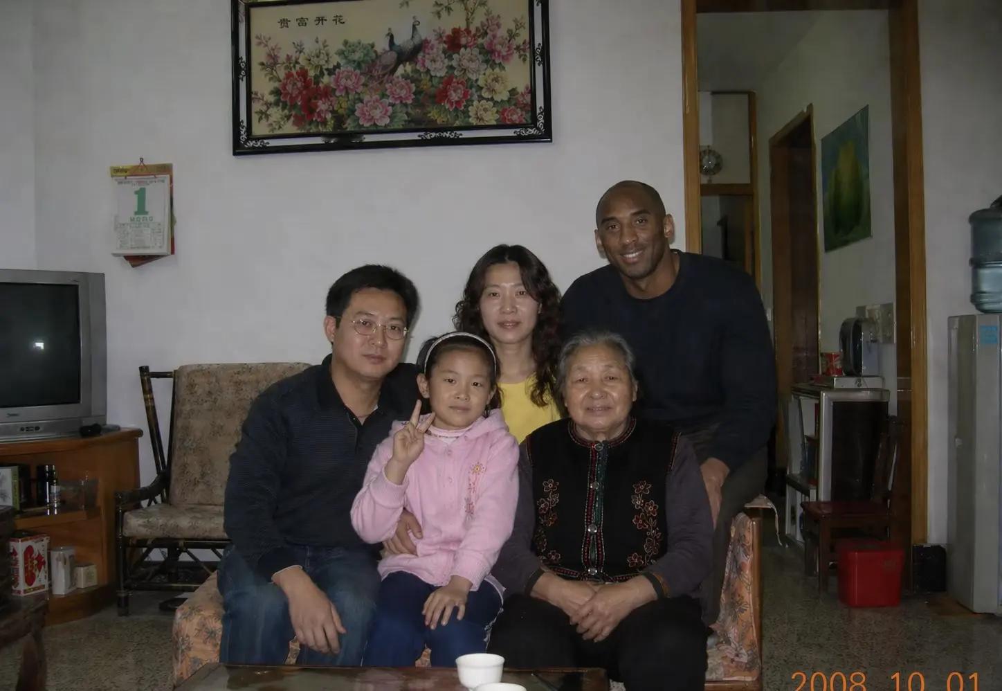 这些图片居然都是AI的 我随便在网上评论区找了几张，看看这是不是很吓人看手指什么