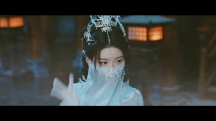 完全没认出来是孔雪儿 哇塞！孔雪儿在《暗河传》中化身“毒花”慕雪薇，这古装一穿直