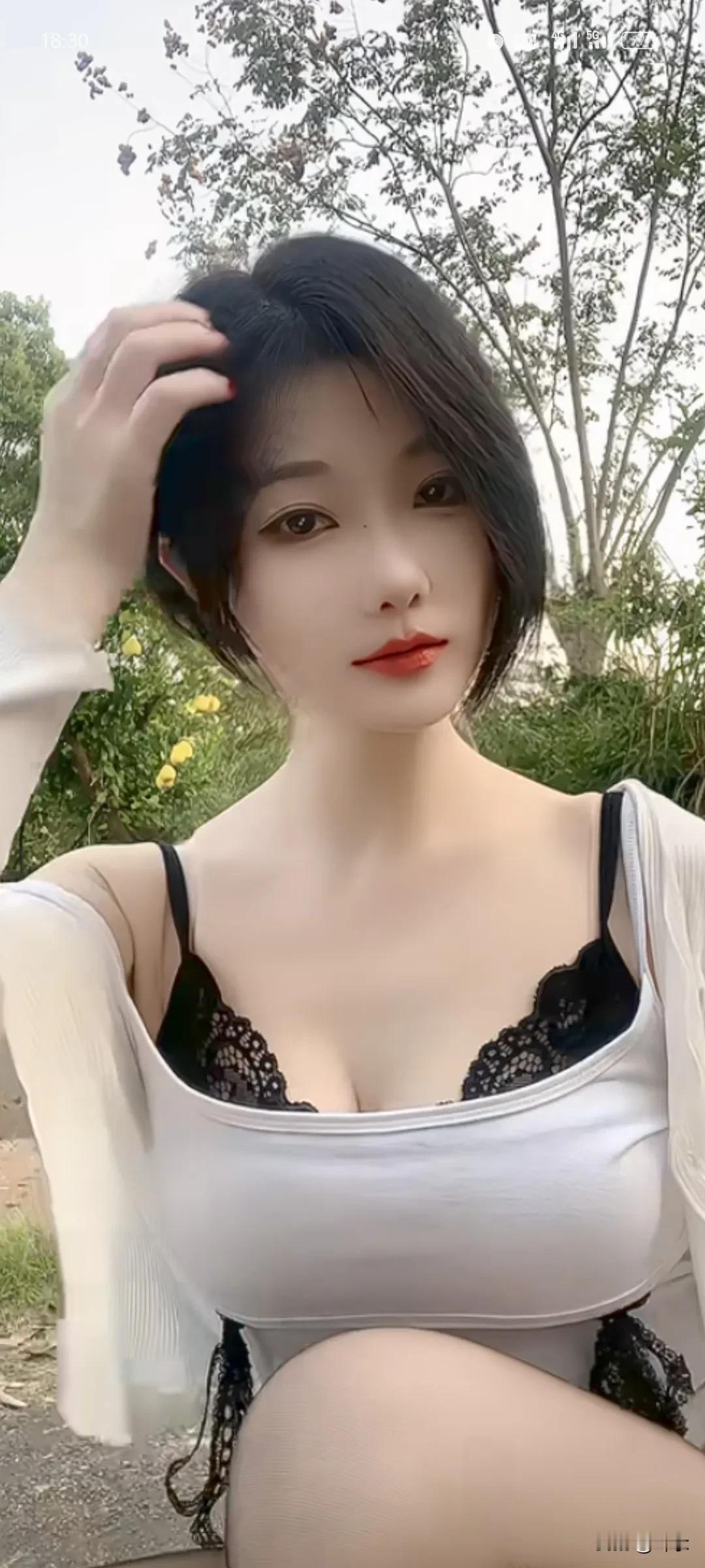 夏日甜美穿搭，清新自然，少女感满满！🌿👗💄