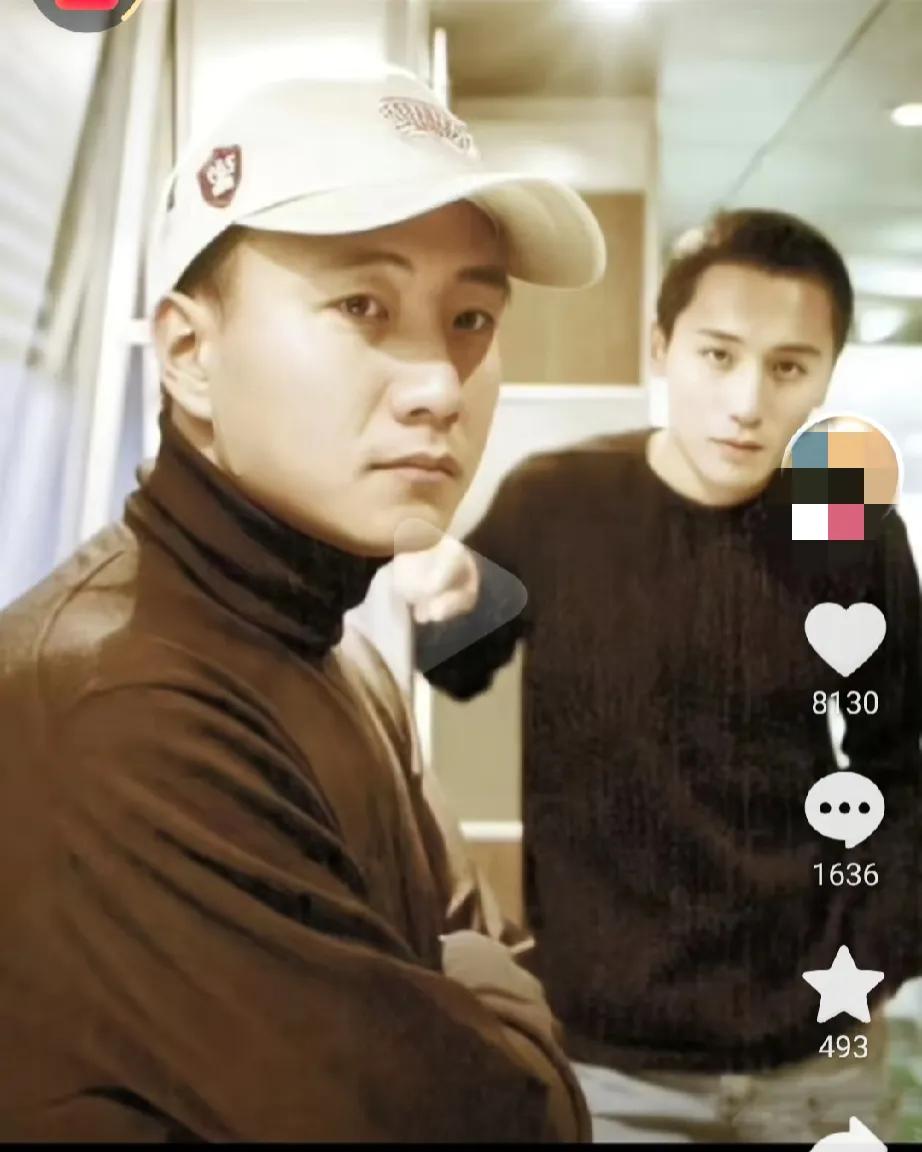 当年要是没动点情，明眼人都不信，传说他俩演完这个真的好多年没见面，就怕掰不直了
