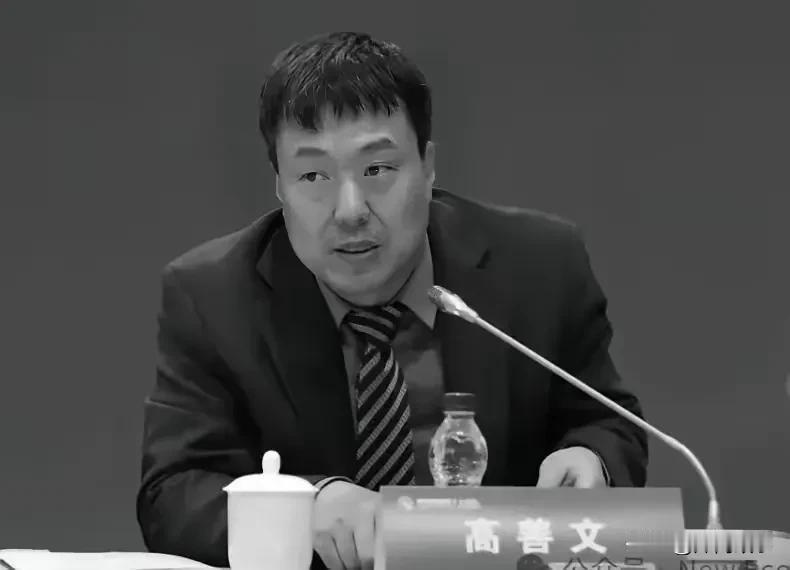 高善文说了什么还重要吗？多数在网上抓特务，艾特某部门的群体他们根本不愿意看。
