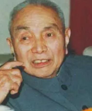 1997年10月20日，郭汝瑰被一辆大货车撞倒，抢救无效身亡，三天后，他家突然收