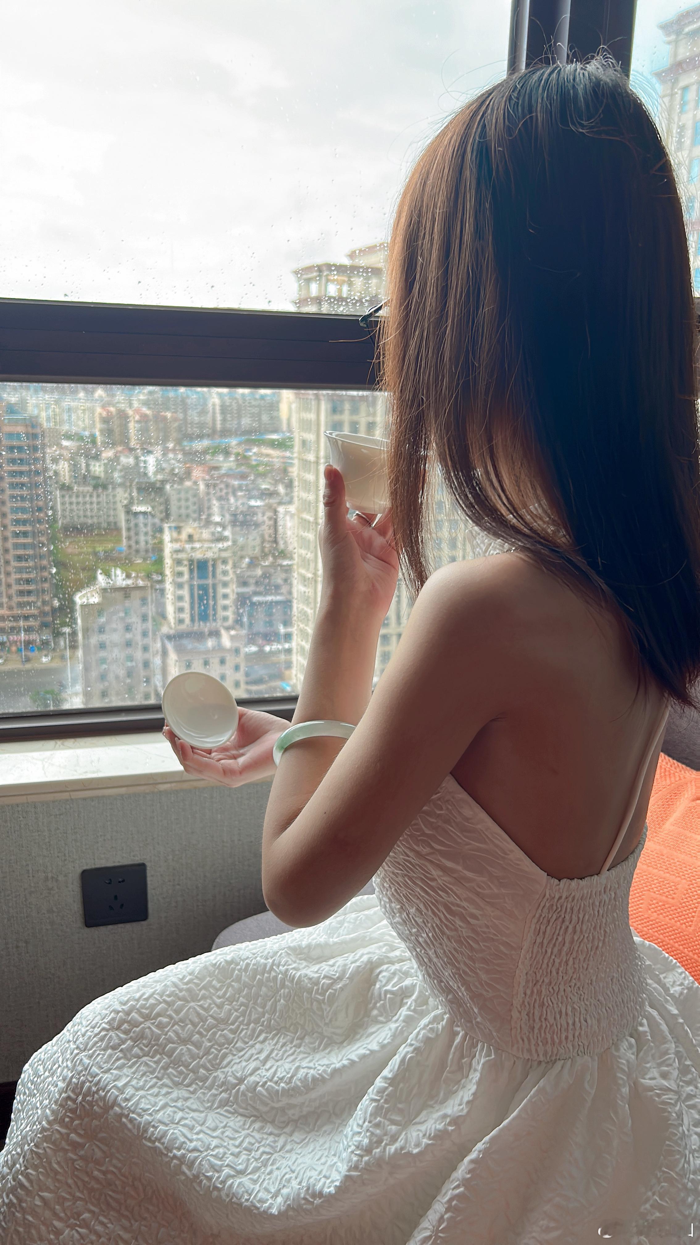 情感热点创作激励计划 早上照镜子先瞅瞅自己的嘴唇要是颜色发暗、没光泽，多半是脾胃