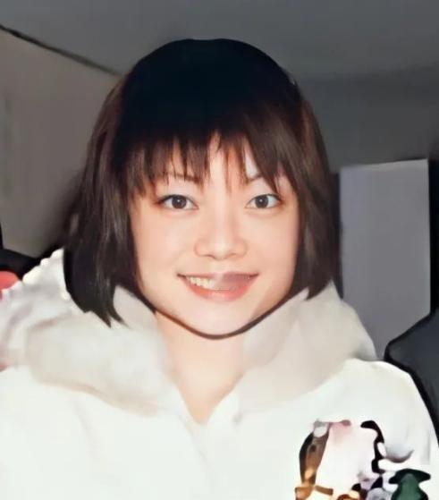 2000年，模特伍智恒嫁给了“永安百货太子爷”郭永淳。8年婚姻，让伍智恒做了10