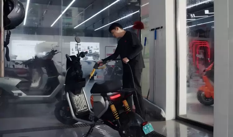 00后店长深耕社区门店：以暖心服务，让九号店汇聚人间烟火