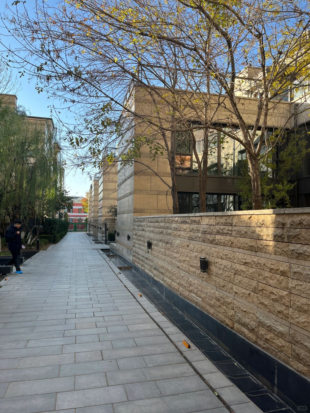 东二环住别墅，精装全新房，客厅挑空7米