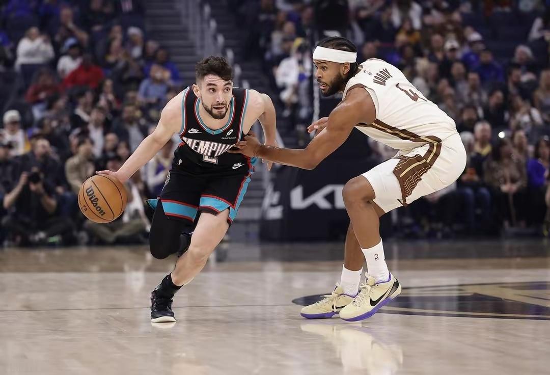 人人皆兵无惧库里缺阵！桑托斯绝杀+全队7人上双 勇士送灰熊3连败勇士NBA 北京