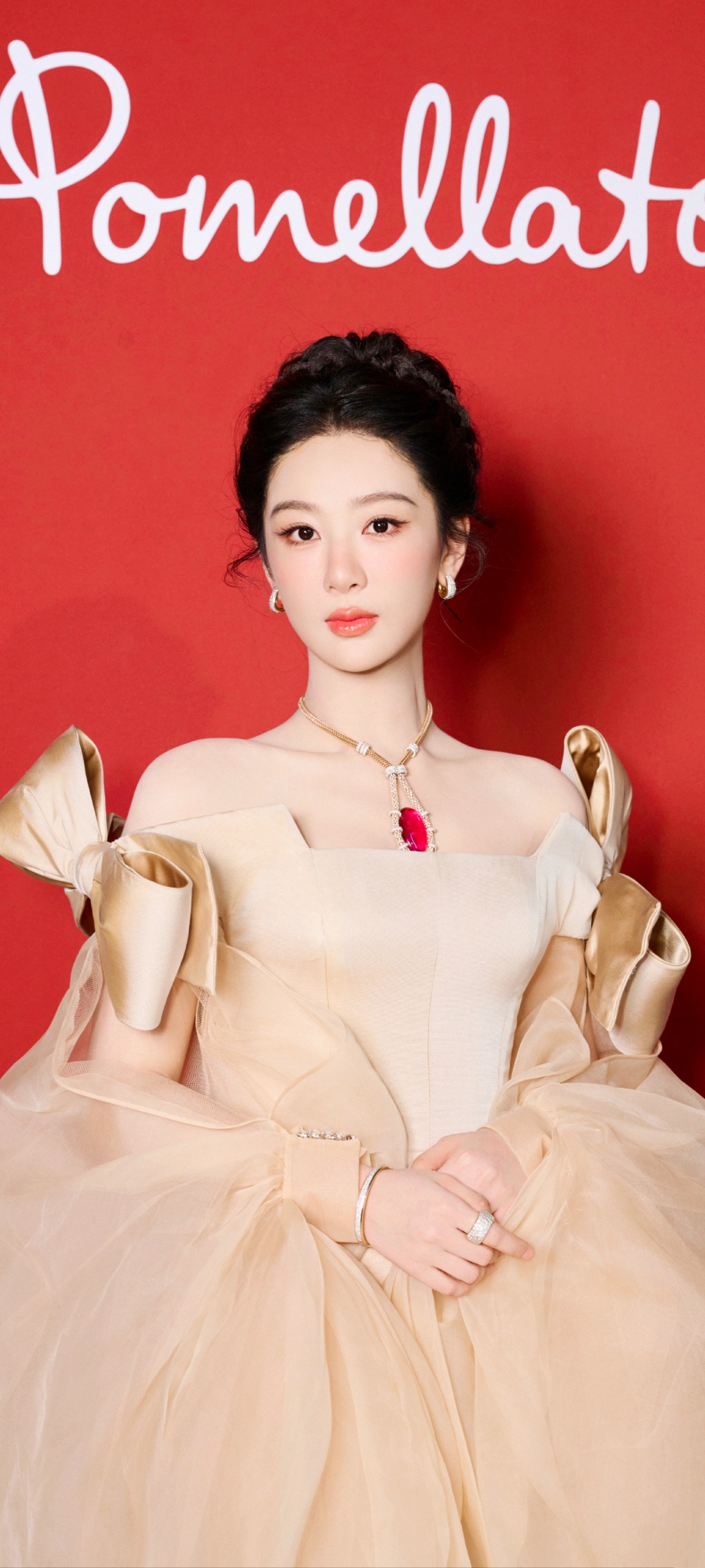 杨紫皮肤 以为开了磨皮杨紫