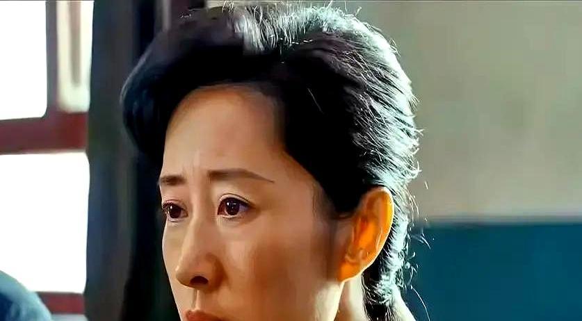 两个死刑，一个无期，结果真正的大鱼，却穿着制服全身而退。
 
二刷才咂摸出味儿来