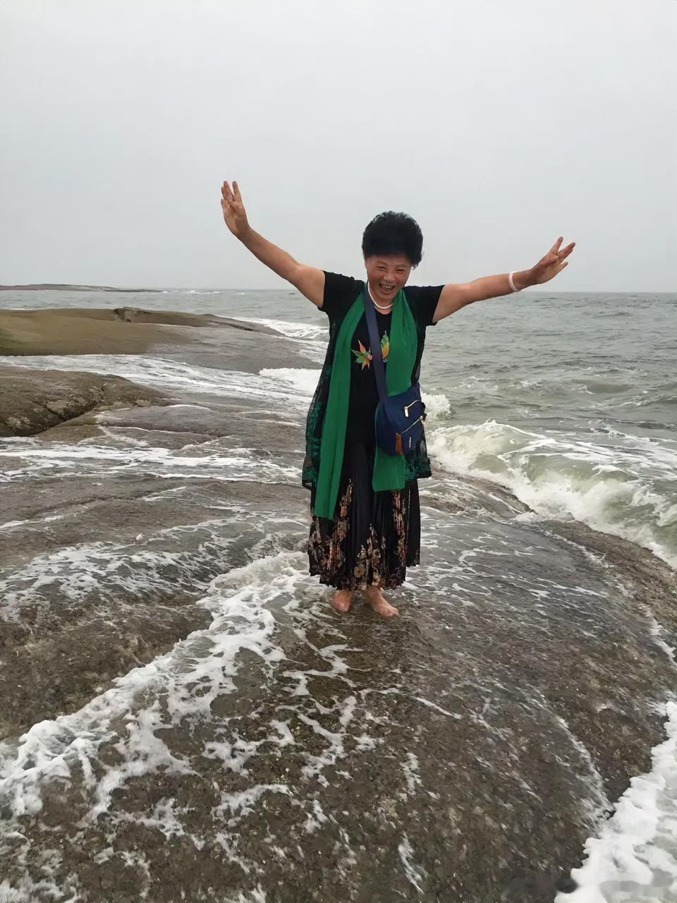 分享一下你随手拍的大海曾经随旅游团去过青岛日照等海边城市，我心里特别喜欢大海，当