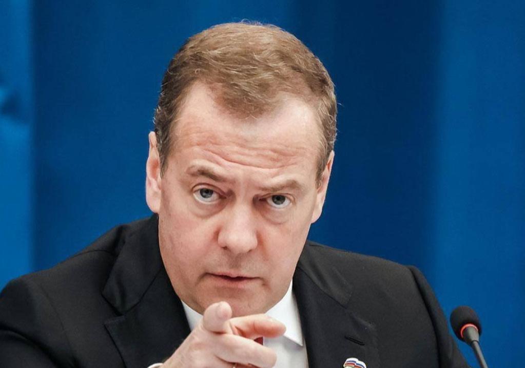 突发消息！梅德韦杰夫警告欧盟，敢打俄罗斯被冻结资产的主意如同开战。

俄罗斯安全