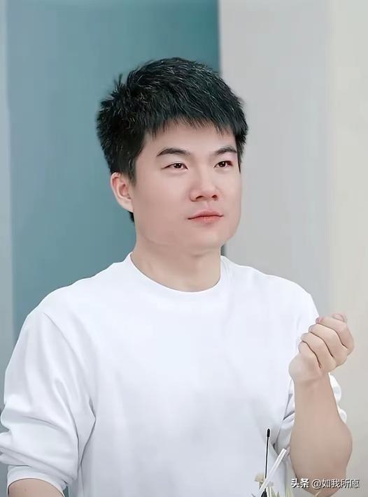 董宇辉的粉丝
现在居然在评论区‘劝退’购物了！
原话是啥？‘大家想买什么自己去橱