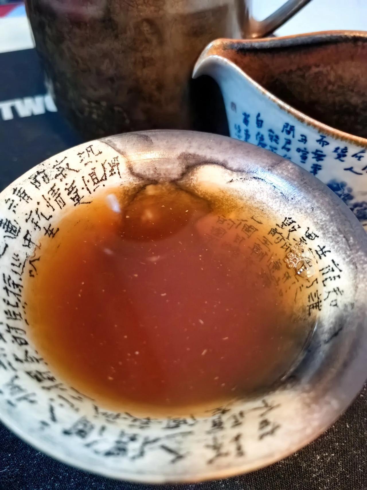 我果然如愿以偿被卖到了缅北。
我表面惊恐，背地里开心得发疯。
嘿嘿嘿。从哪一个开