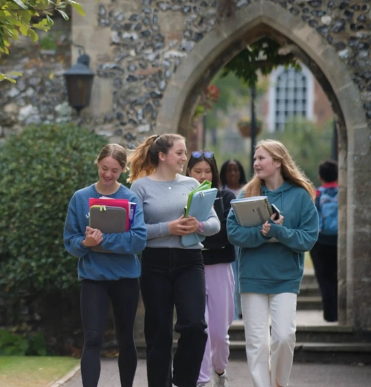 读书 选书从来不是追热门、看榜单，而是找到和自己同频、能真正滋养你的文字。先明确