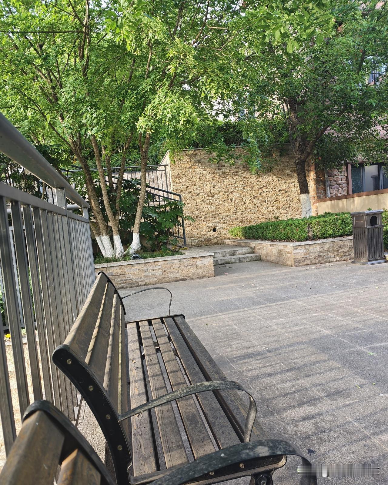 听完一位企业家的言论，我心里堵得慌，彻底看透了成年人婚姻的现实。
 
今天下午4