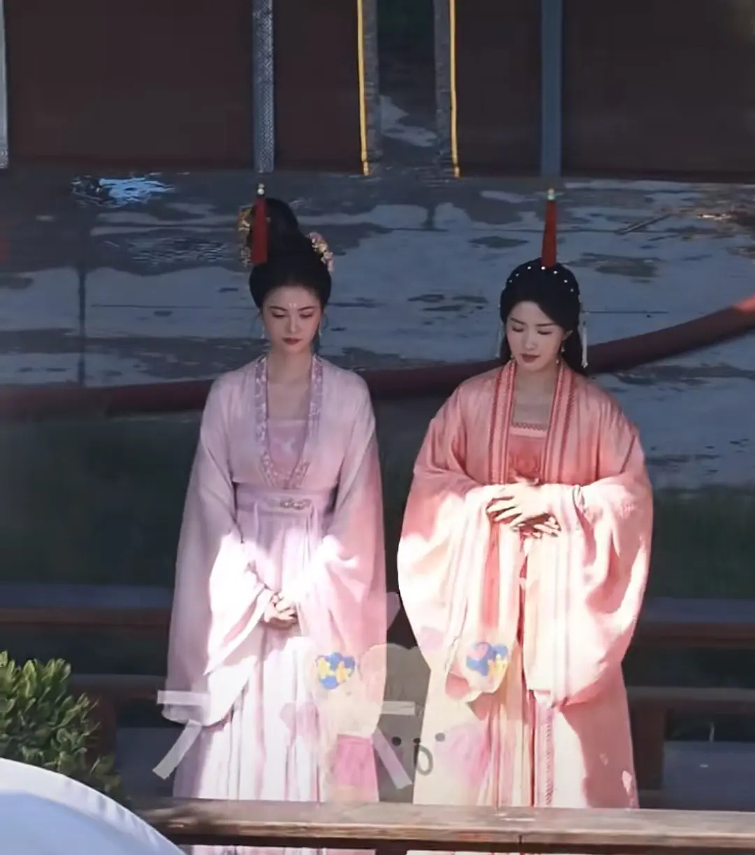 现在这🌸们还是先练练体态吧 ​​​