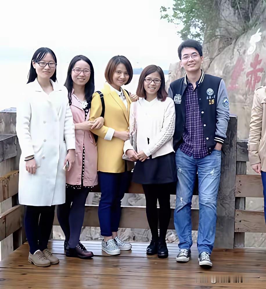 或许真的是情投意合，从某一个方面来讲，付某其妻子也是有责任的，你看付燕权力有权力