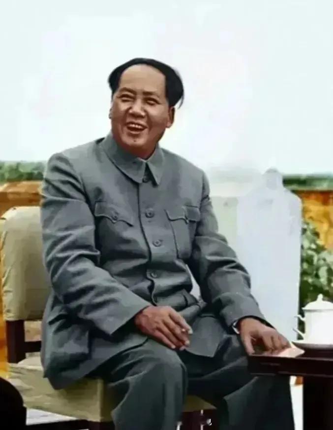 主席说：“中美建交，卡在台湾问题。我提出三条：断交，废约，撤军。在中美上海公报中