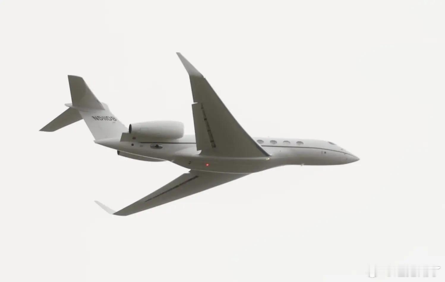 明天八点半客战76人，东契奇在费城和球队会合，预计复出！ 甚至有媒体拍到他的私人