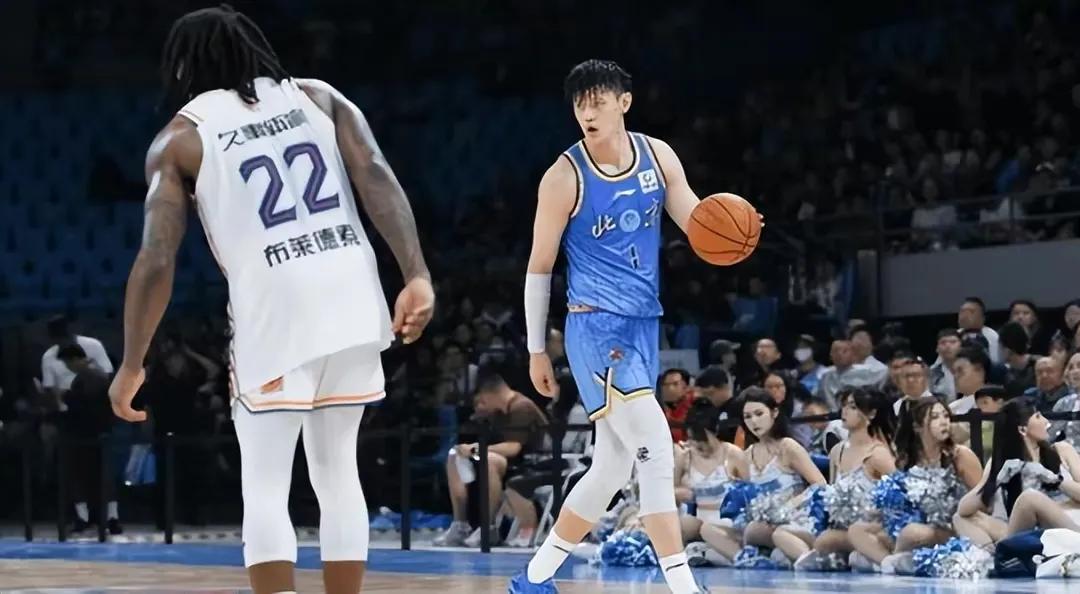 CBA季后赛12进8，上海队2-1淘汰北京，居然产生了不可思议的5大事实：
1.