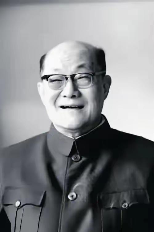 [微风]陈永龄（1910年11月8日—2004年8月15日），男，汉族，生于北京