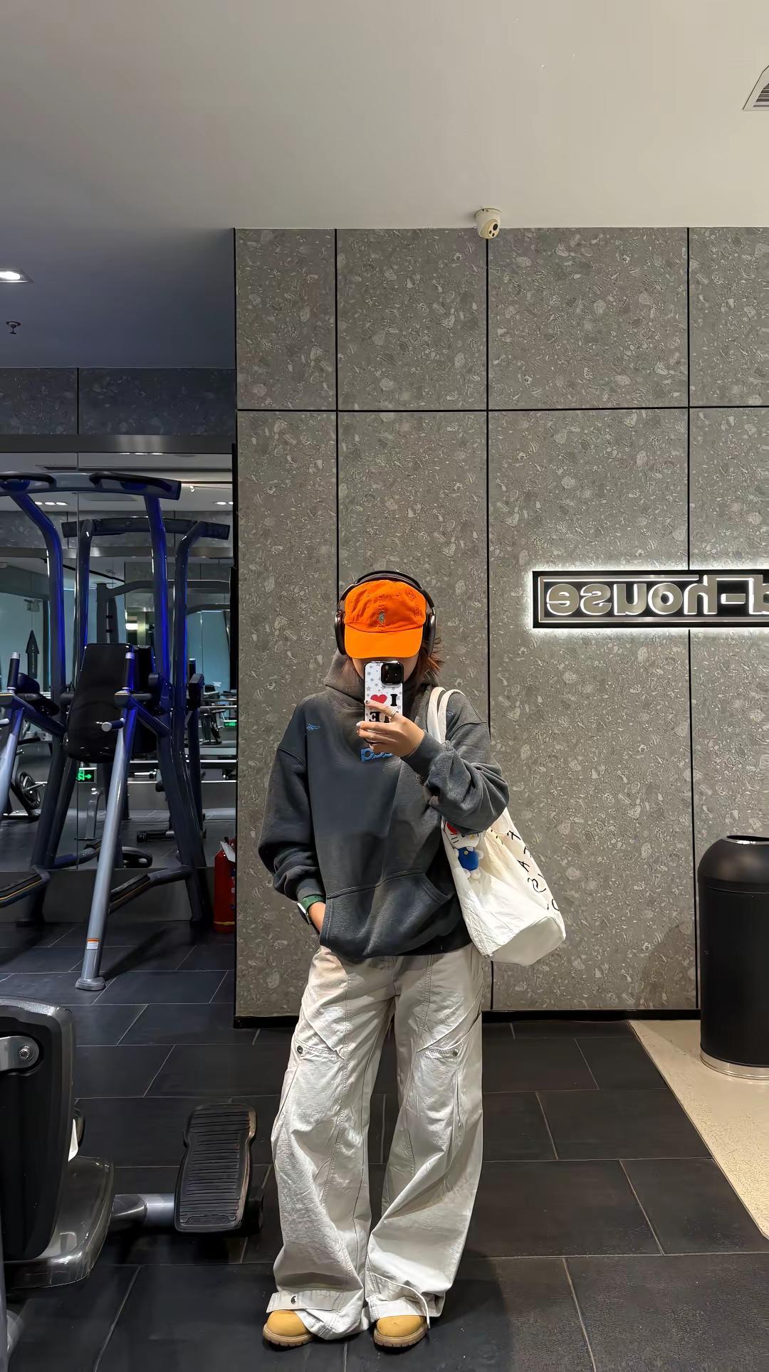 不知道穿什么的时候 不妨试试中性风穿搭合集