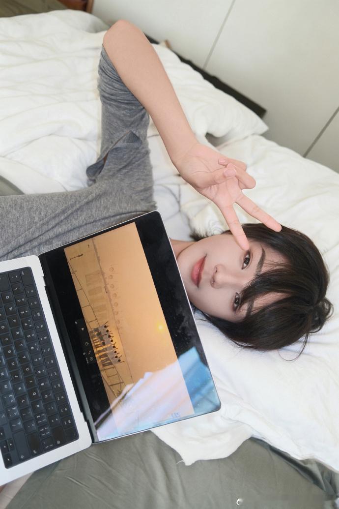 王橹杰登顶暑期心动热议榜角色第一暑期心动角色榜单出炉，王橹杰塑造付彬言拿下电视剧