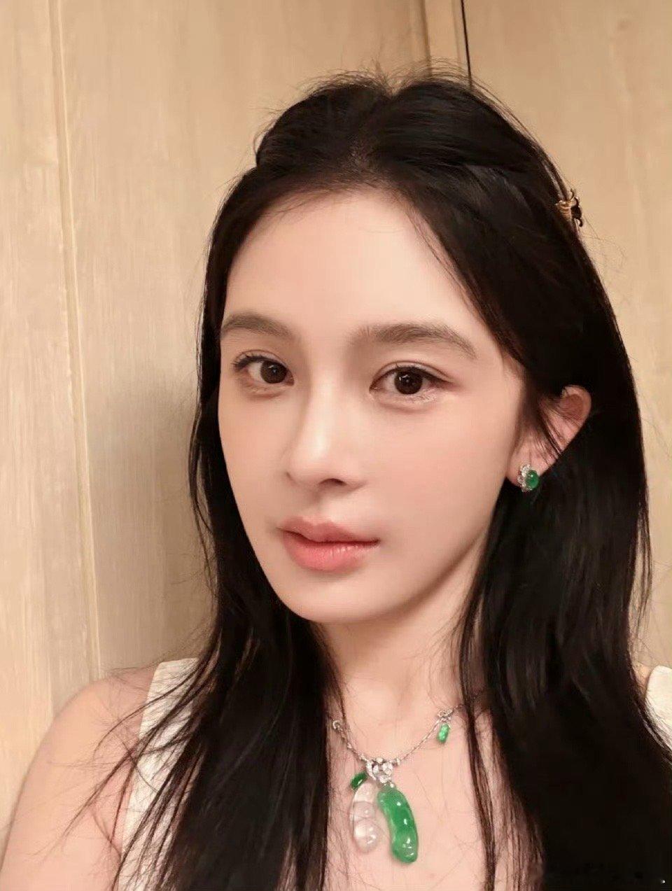 赵樱子崩溃大哭这姐能不能别每周来一个大yx发热搜 