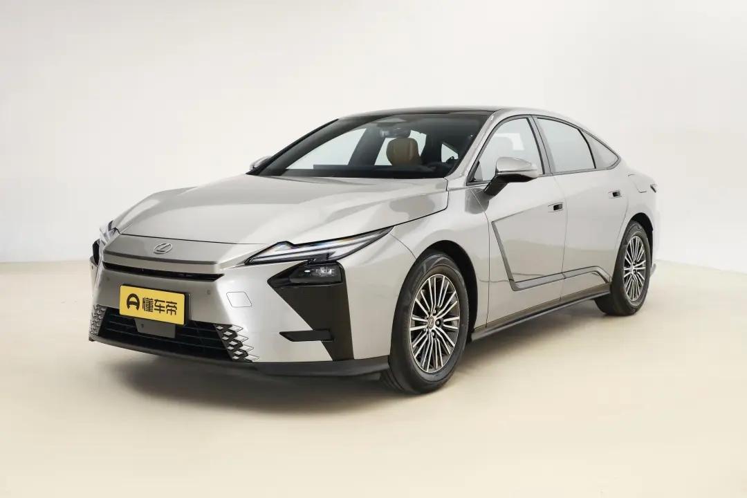 很多朋友都在圈里晒收到的油价可能大幅涨价的短信。以目前的态势来看，海湾的地面战争