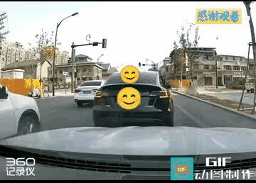 这个媳妇回家必须好好收拾，太能作了，不分场合、不分地点，想耍就耍，好在男子也不惯