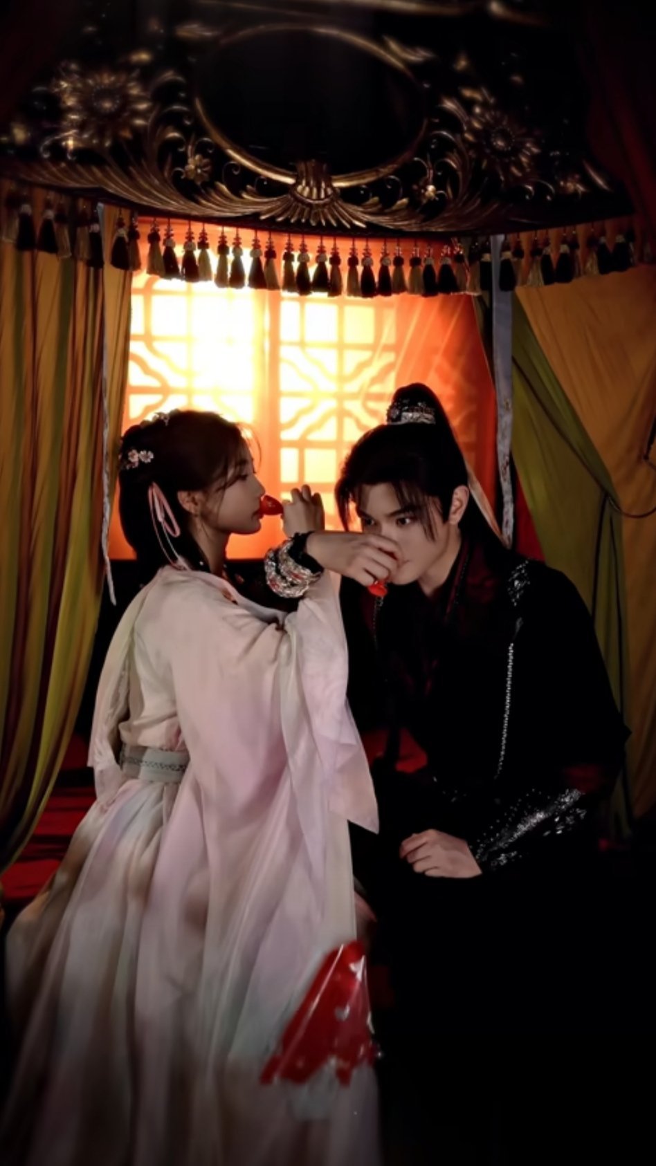 虞书欣丁禹兮喝合卺酒  纯恨夫妻的味儿太足了，夏弃疾老师做饭的神！ 