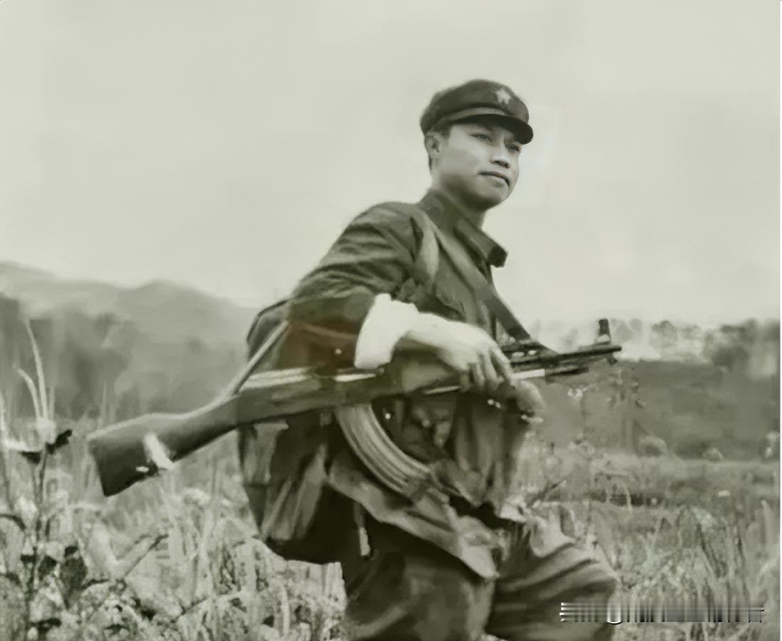 1981年参加过越南自卫反击战的申石头，复员转业回家，发现自己亲手垫出来的宅子，