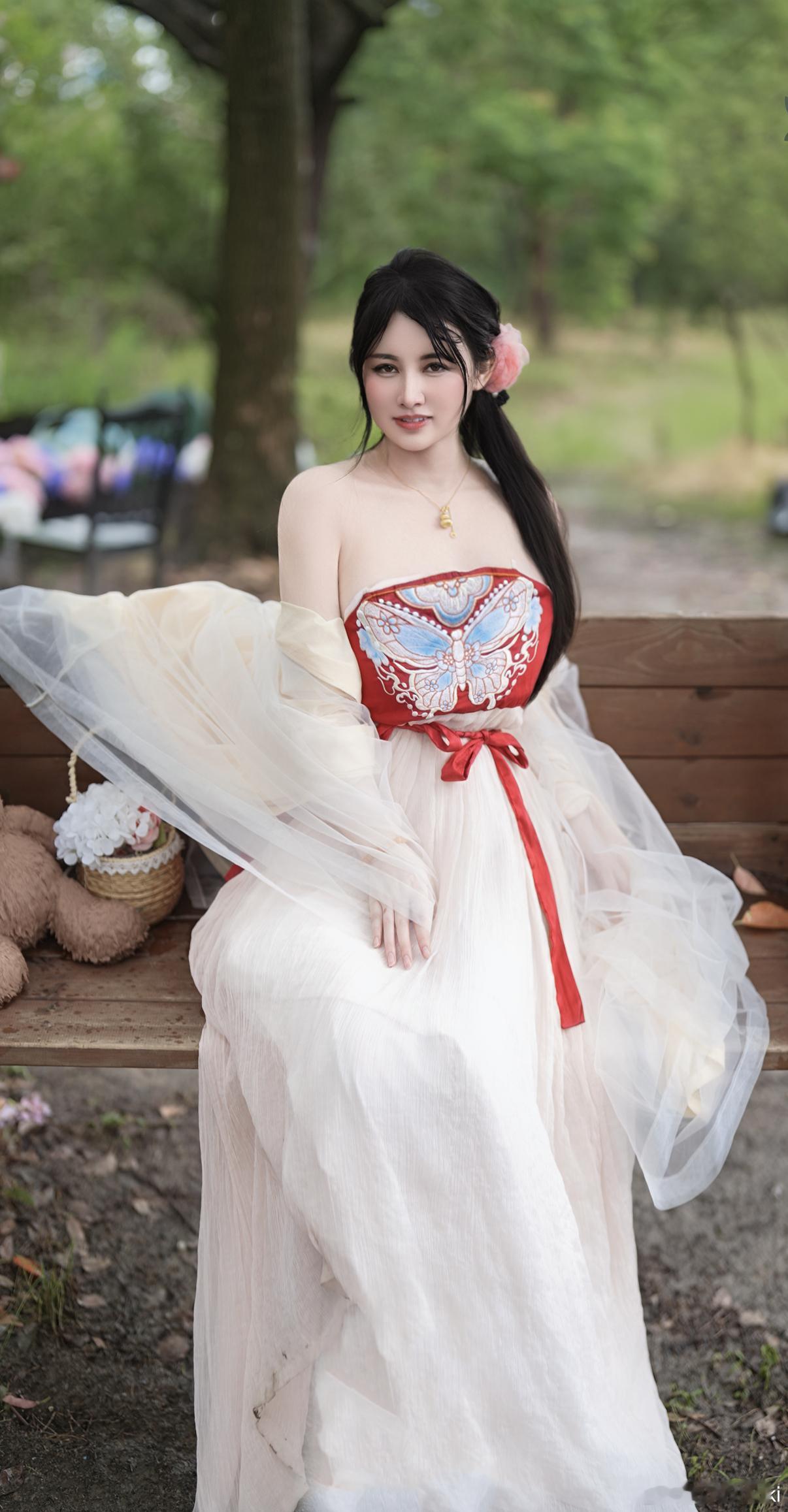 美女帅哥热门美女微胖穿搭 无关风月 