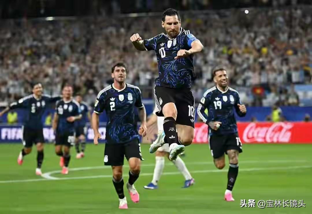他又进球了！
阿根廷对约旦是小组赛最后一场，阿根廷早已锁定小组第一，而约旦队也确