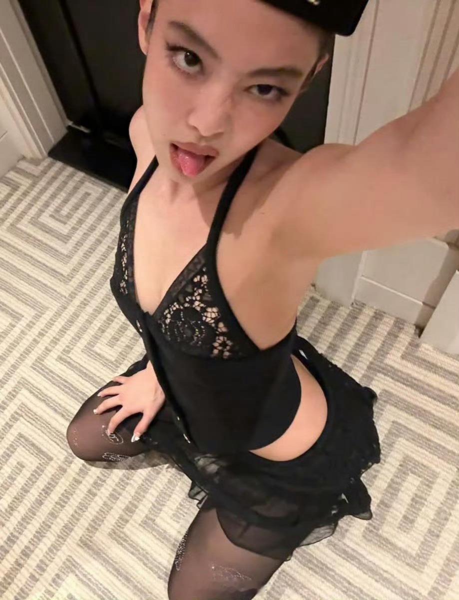 金珍妮最新Ins性感诱惑的嘞 ​​​