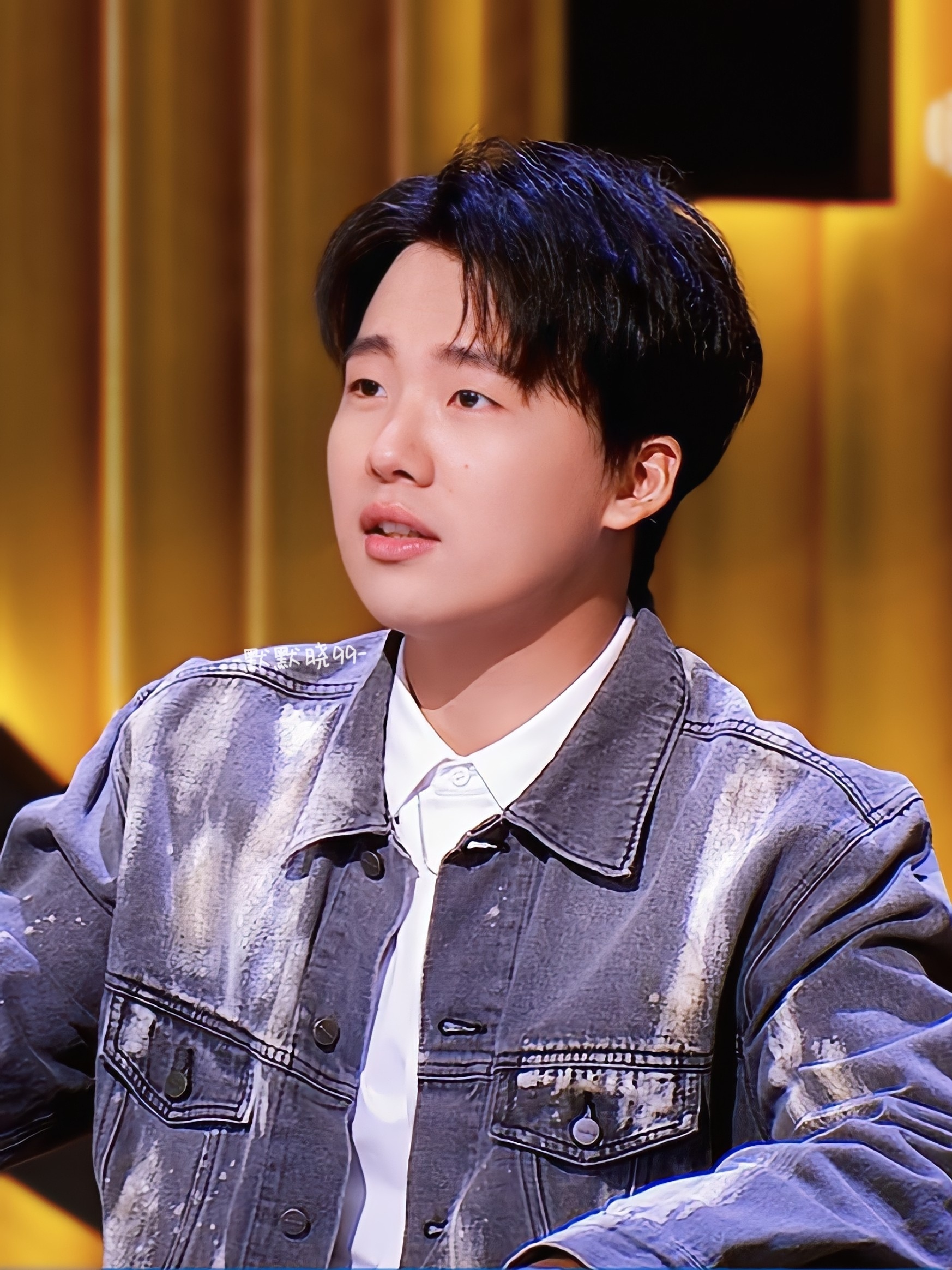 郭麒麟瘦到认不出郭麒麟瘦下来堪比整容郭麒麟怎么瘦成这样了 堪比整容 不过听网友说