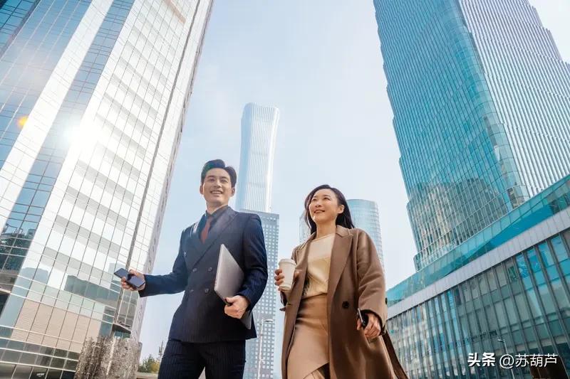 讨厌一个人不要翻脸，尤其是同事之间，大家难免工作上会有交集。翻脸之后对自己是非常