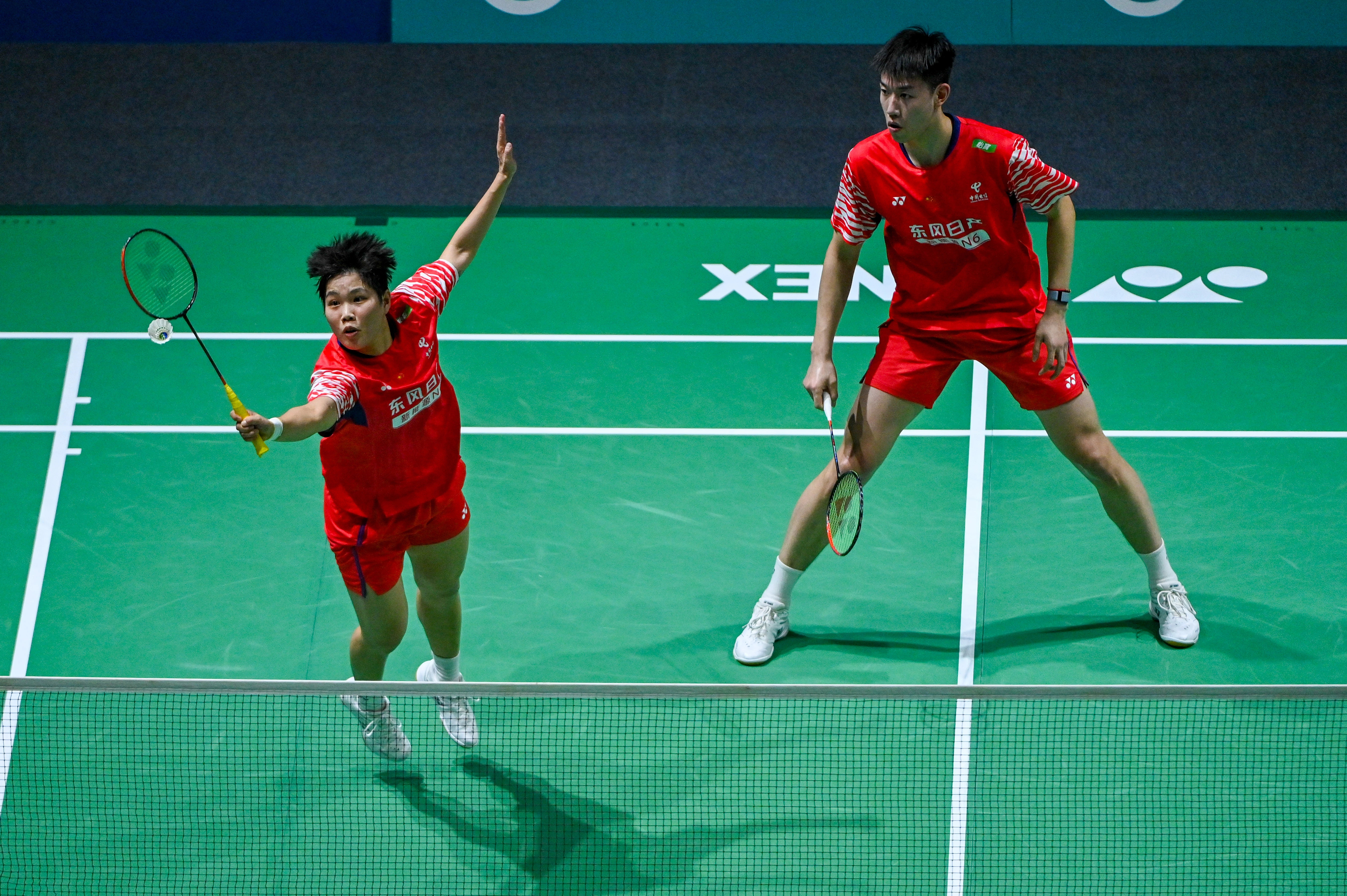 冯彦哲/黄东萍🇨🇳 21-18、18-21、17-21 🇩🇰麦斯/布施下