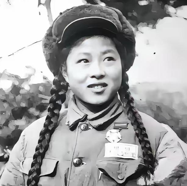 1943年，日寇剥掉一个24岁女团长的衣服，不料却看到她身上，露出7道触目惊心的