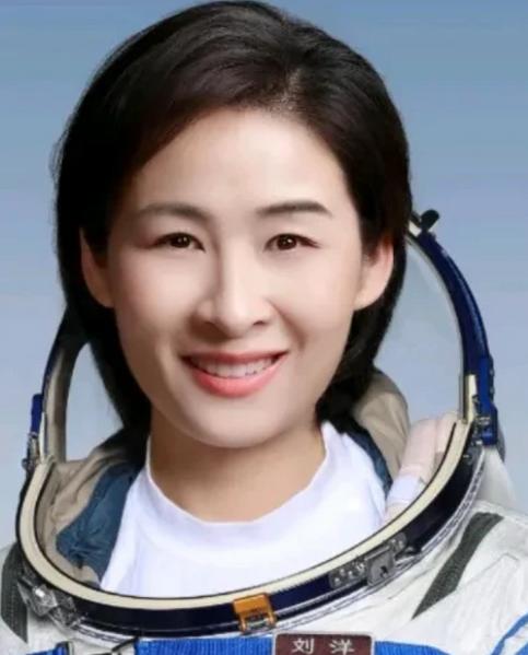刘洋这趟太空之旅前，她老公居然玩起了失踪。等她完成航天任务回到地球，才知道原来老