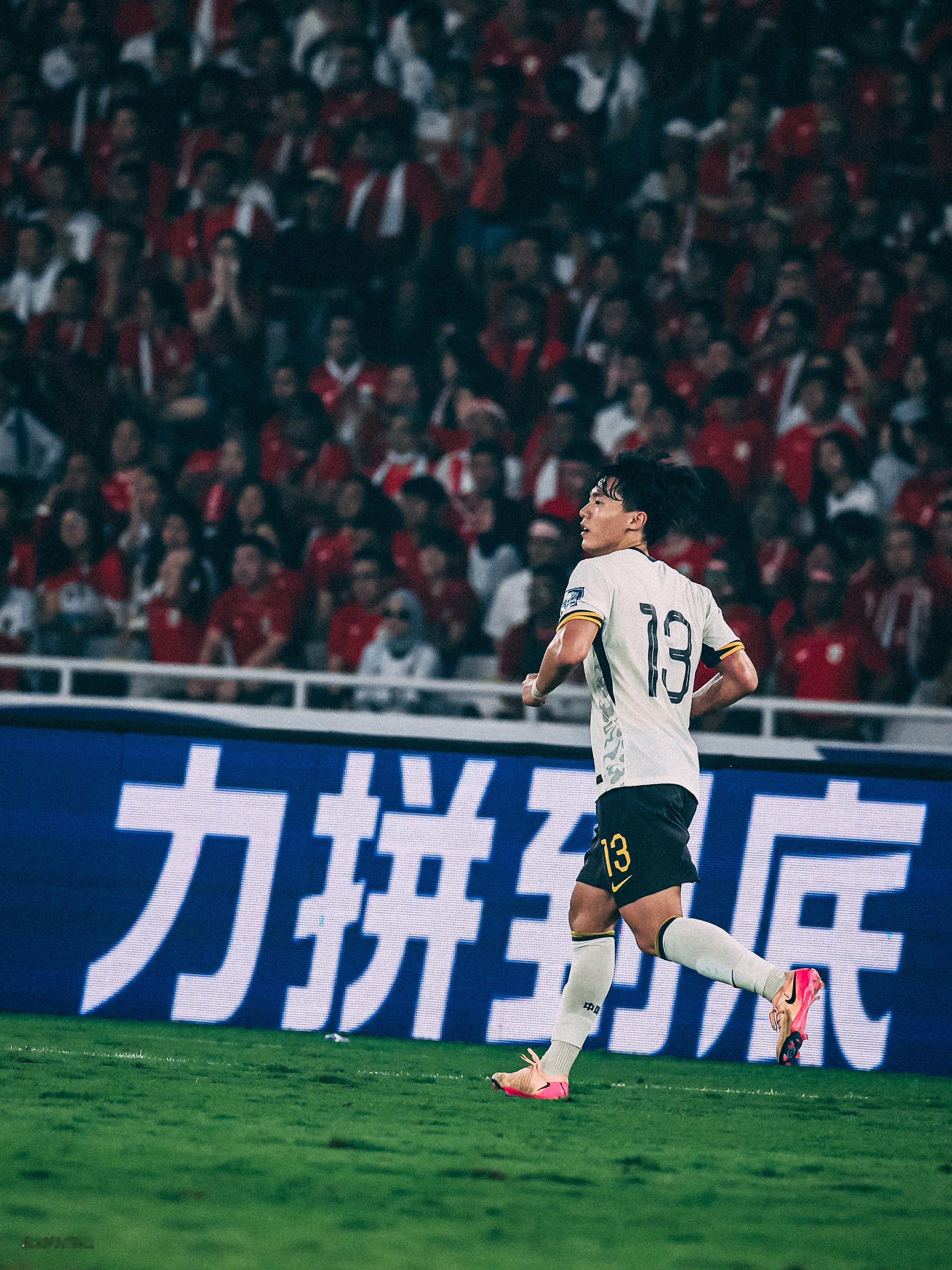 这四个字，你做到了。不哭，核桃，早些康复。未来的几个四年，我们再拼。💪国足0比