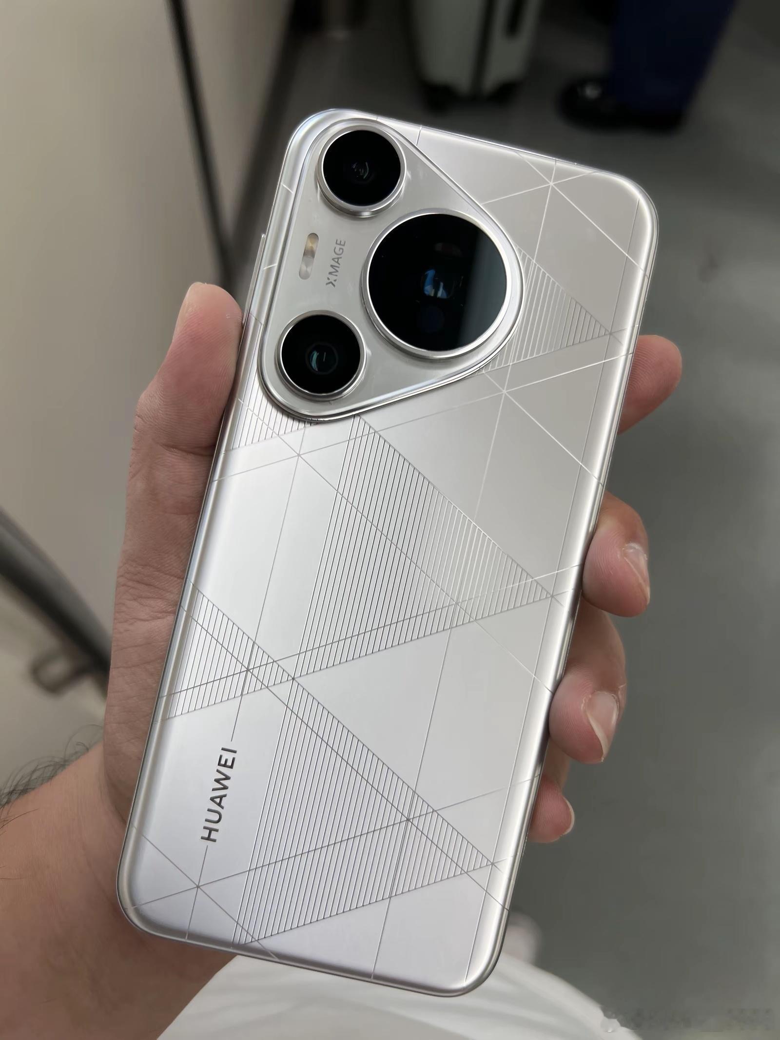 我觉得当初华为这个配色是最好看的 