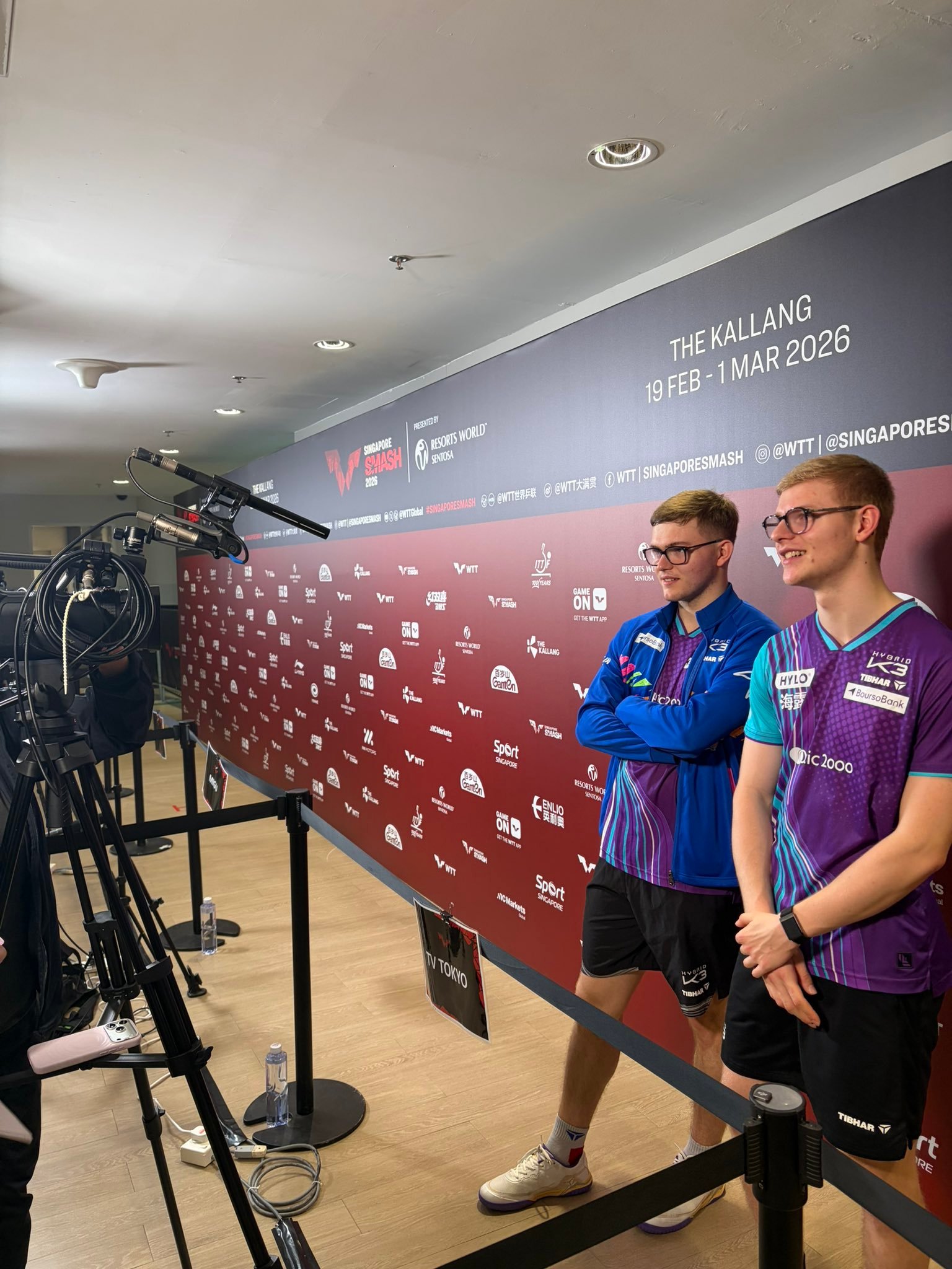 艾利克斯·勒布伦和费利克斯·勒布伦在接受东京电视台采访时，被问及他们将计划如何在