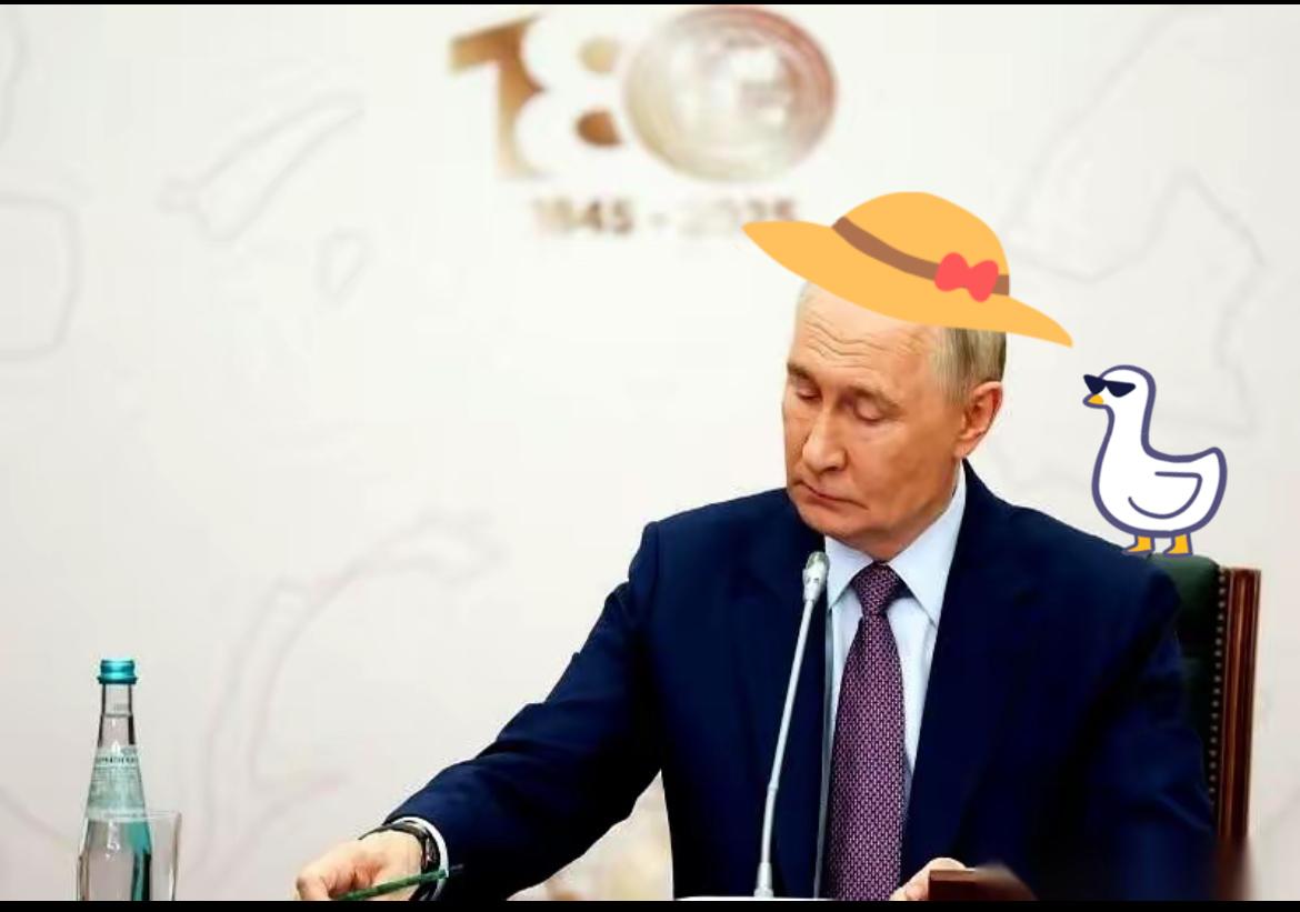 今天普京这番话，翻译过来其实就三句：
仗，我快打完了。
地，是我的了。
你们，谁