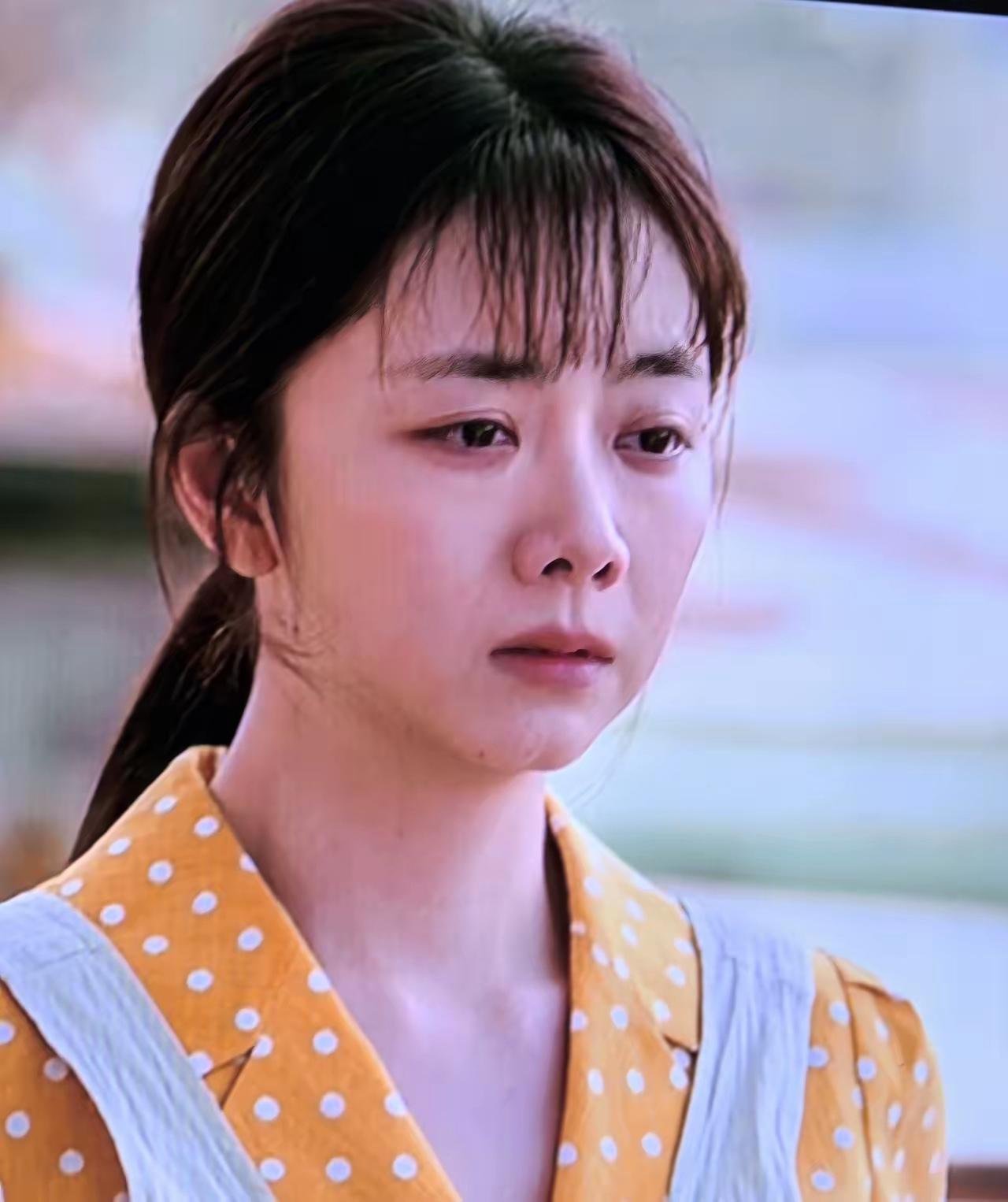 追剧《我的山与海》  方婉之在深圳工地后厨干苦力，放着好好的大学不上。这个情节设