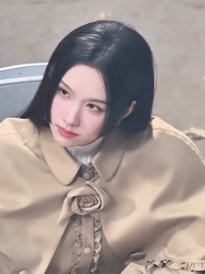 这个小嘟嘟的病娇味儿太对啦 陈都灵 《今天也没有变成玩偶呢》白幼薇☽ 第一个造型