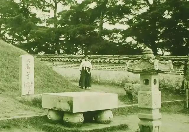 1996年,贵州一保安殴打一名失去双腿的三轮车司机。然而,当警察看到残疾司机的身