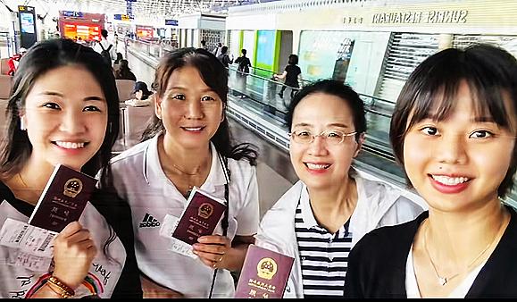 #龚翔宇#在结束了奥预赛征程，经历了亚运会夺冠后，中国女排队员龚翔宇带上了自己的