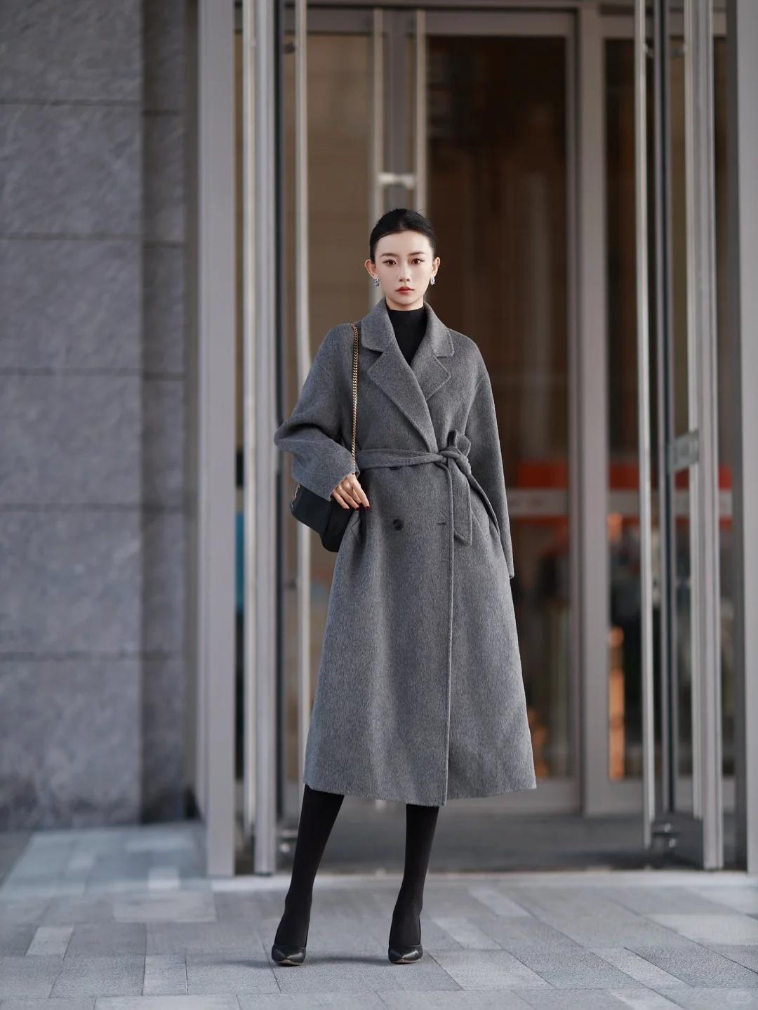 灰调秋冬，邂逅松弛诗意~
今日解锁“灰调松弛感”穿搭，将惬意氛围感拉满。

浅灰